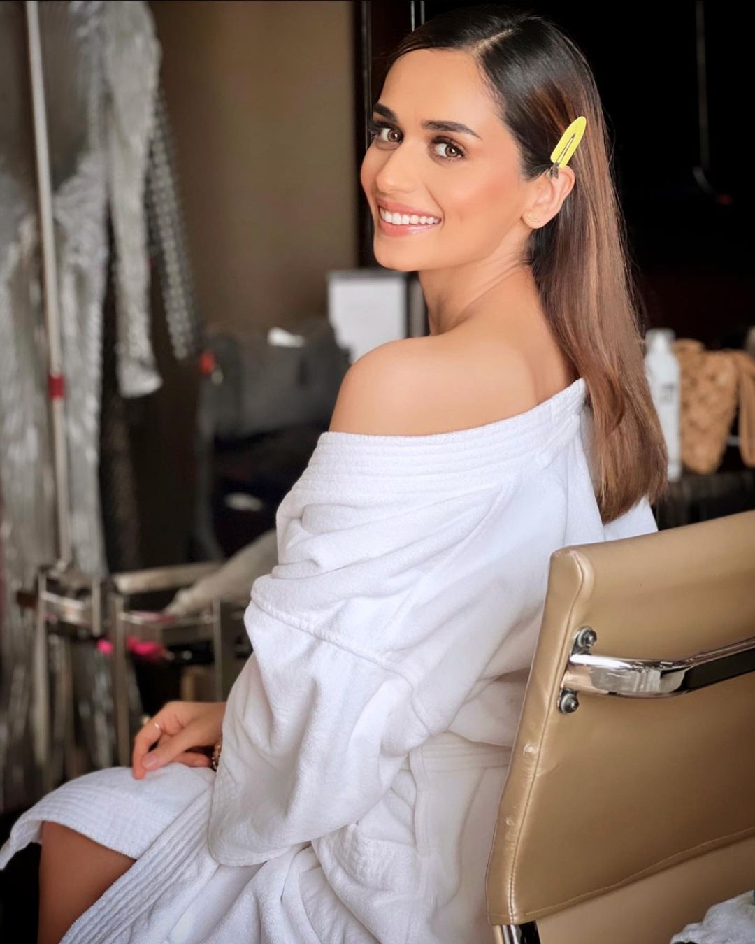 Prithviraj Actress Manushi Chhillar Breathtaking Hot And Sexy Looks