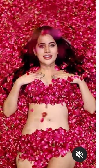 341px x 575px - Urfi Javed Super Hot Nude video Goes Viral - Check Latest Urfi javed take  off Cloths covered her Body with Rose - The National Bulletin