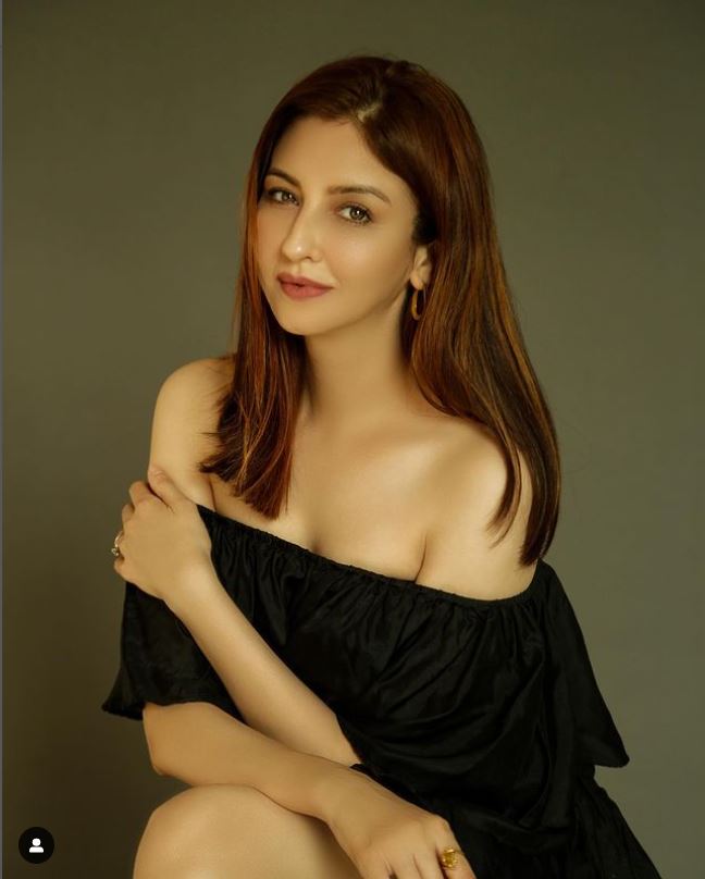 Bhabi ji Ghar Par Hai Fame Gori Mem Aka Saumya Tandon Hot and Glamorous  photos Goes Viral on Internal - The National Bulletin