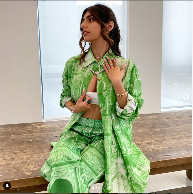 Mia Khalifa Latest Instagram Photoshoot Actress Goes Braless In Front Of The Camera See