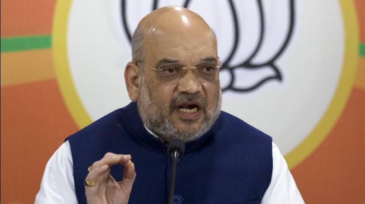 Security lapse in Union Home Minister Amit Shah's visit to Mumbai, arrested as an officer