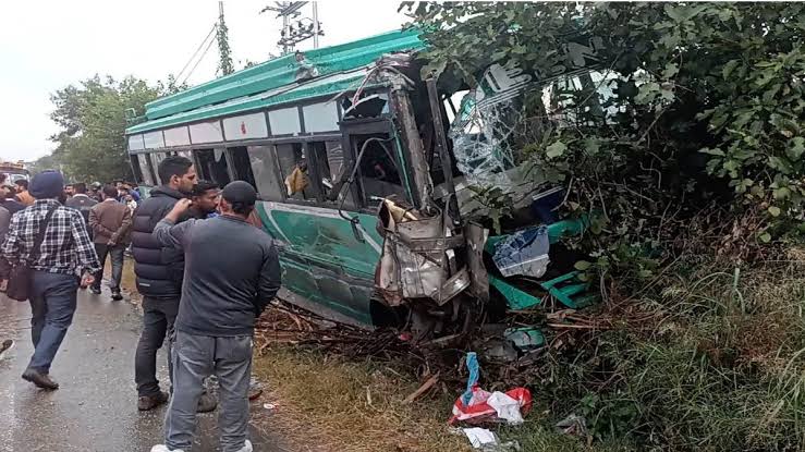 Bus collides on Jammu-Pathankot highway in Samba, 3 killed and 17 injured
