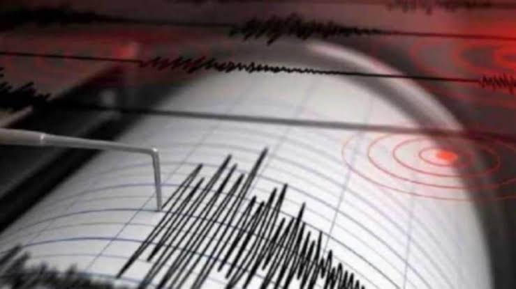 Breaking News : Earthquake tremors in NCR including capital Delhi