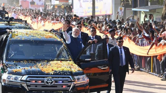 Security lapses in Karnataka roadshow, 11-year-old boy runs towards PM Modi with garland 