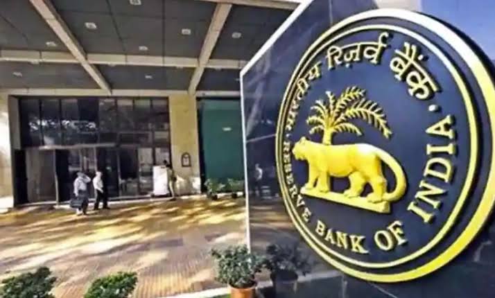 Coin Vending Machine: RBI will launch Coin Vending Machine, will be able to scan QR code and get coins