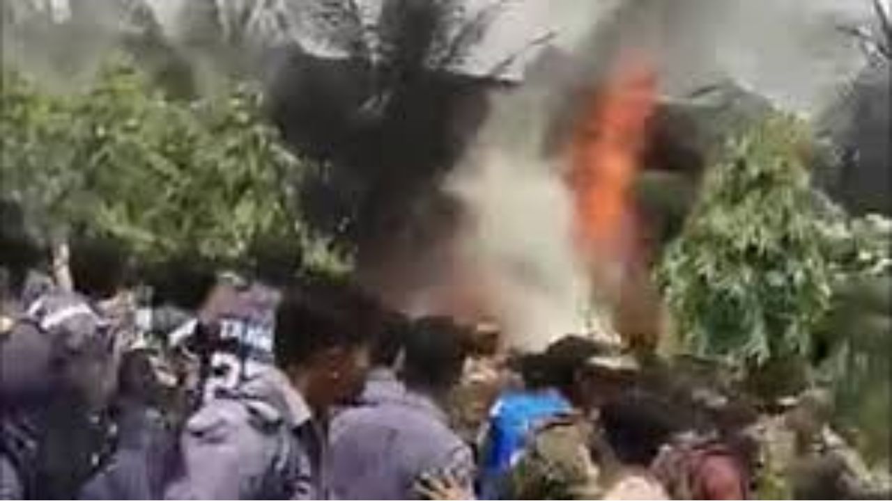 Bangladesh Dhaka Air Force Training Plane Crashes on School Campus, Creates Panic