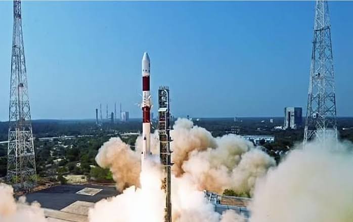 ISRO's smallest rocket SSLV launch, was to reach the target in 13 minutes , lost contact with satellite