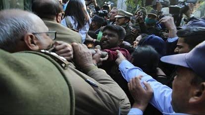Uproar in Delhi University, protesting NSUI students detained, Section 144 applied