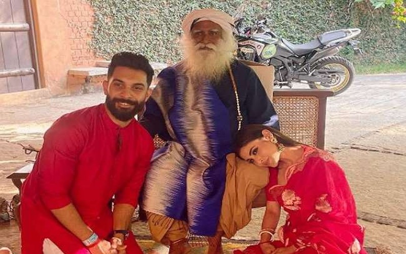 Mouni Roy with husband Sooraj Nambiar reached to meet spiritual guru ' Sadhguru'
