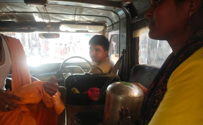 Shivling weighing 50 kg silver found in Ghaghra river