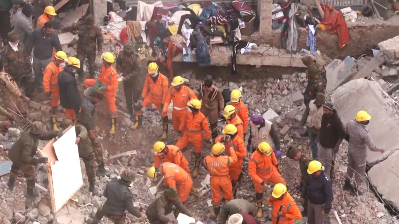 House Collapse in Delhi’s Mustafabad Caught on Camera; 4 Dead, Several Feared Trapped