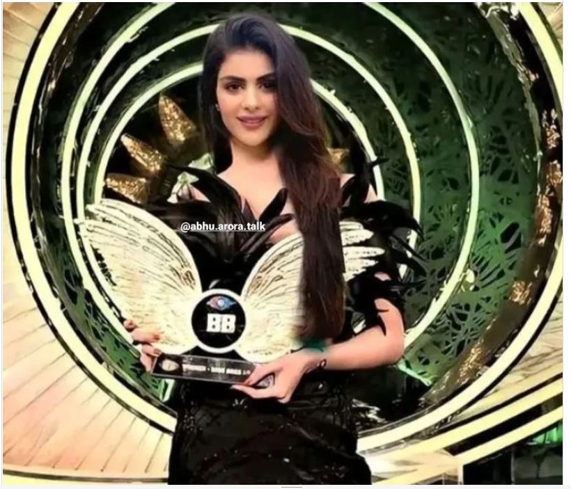 Bigg Boss 16 Winner News: Pic of Priyanka Chahar Choudhary holding winner’s Trophy Goes Viral