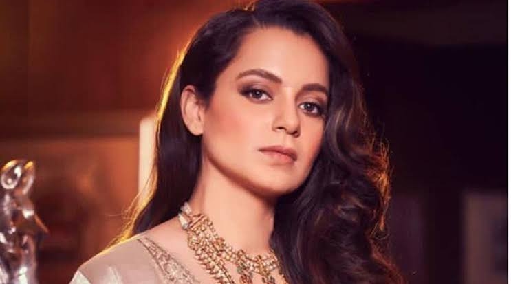 Kangana Ranaut attacked in Punjab: Mob surrounded the actress's car in Ropar and asked for apology.