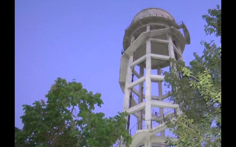 NSUI workers climbed water tank in Delhi to protest against the ED probe against Rahul Gandhi
