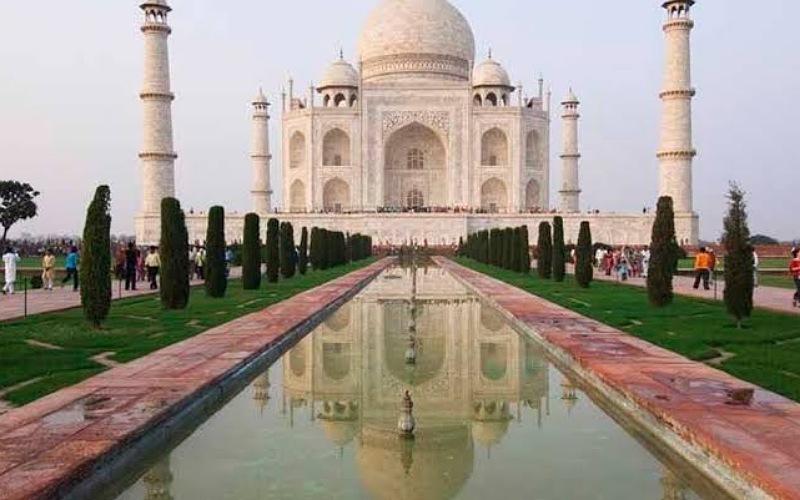 Get free admission for tourists for three continuous days in Taj Mahal