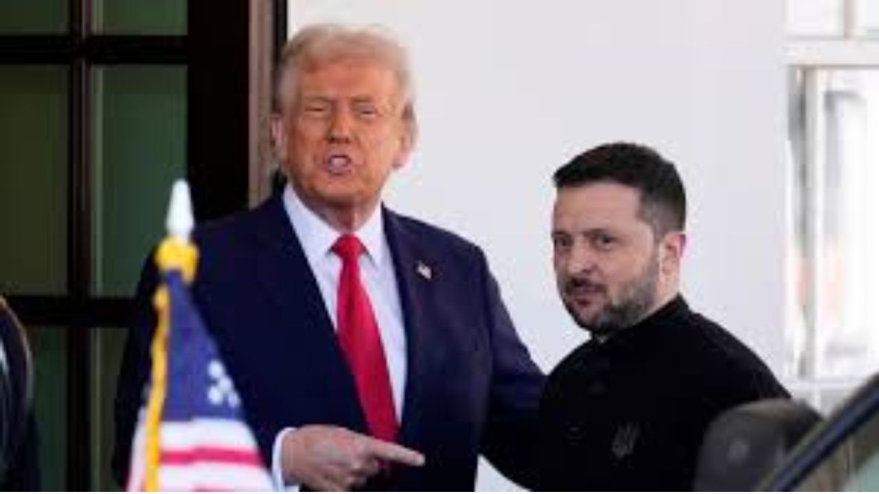 Trump, Zelensky Hold Lengthy Call on Flight to DC After Alaska Summit With Putin