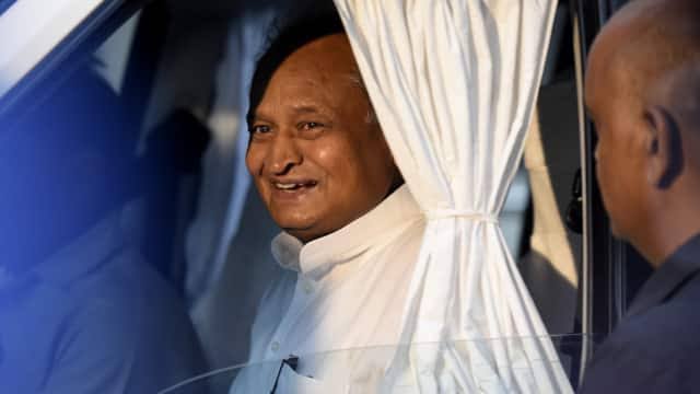 Ashok Gehlot will meet Sonia , Decision will be taken on the post of President-CM