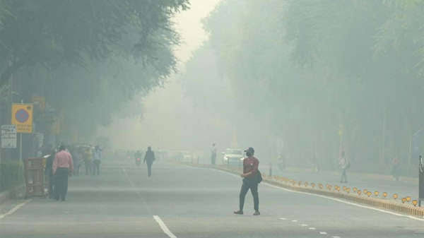 Delhi Pollution : Delhi-NCR's air is poisoned due to pollution, schools closed