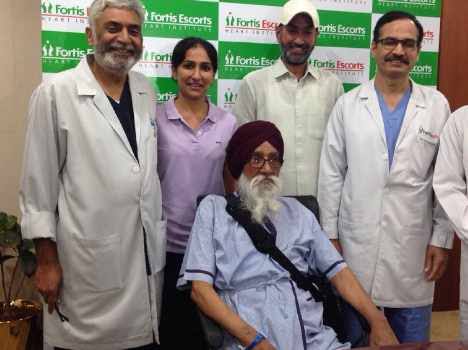 Fortis Escorts Hospital conducts successful TAVR for 74 year old patient with right heart