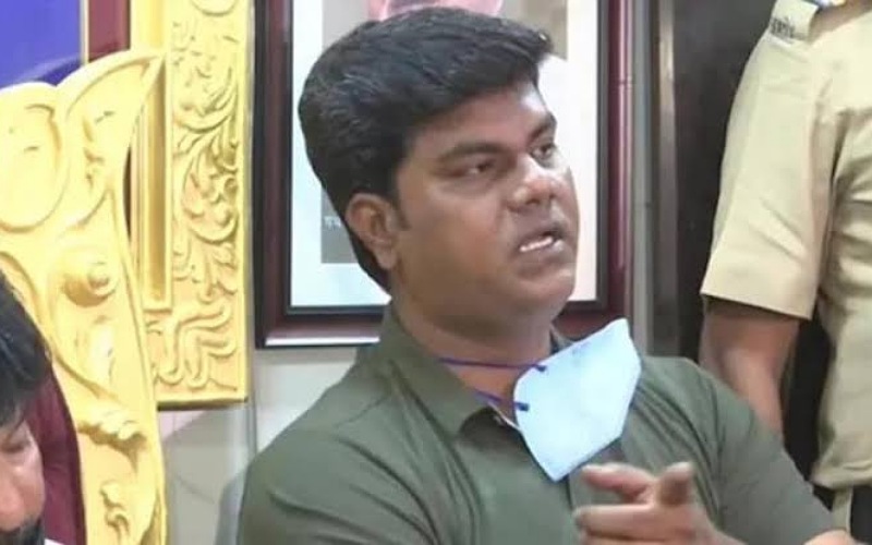Aryan Khan : Witness Prabhakar Sail dies of heart attack