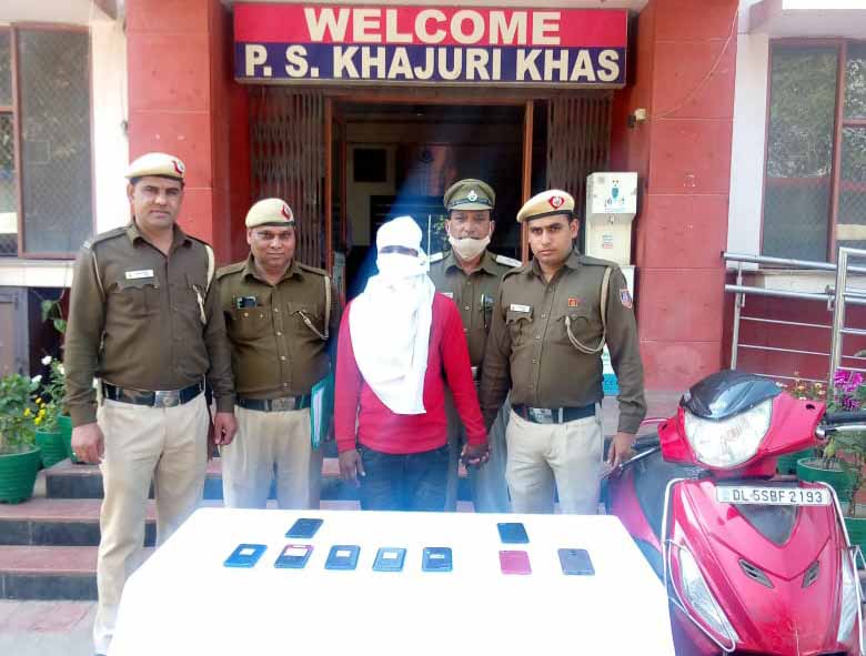 Khajuri Khas police in North East Delhi nabbed a notoriouos robber involved in multiple criminal cases