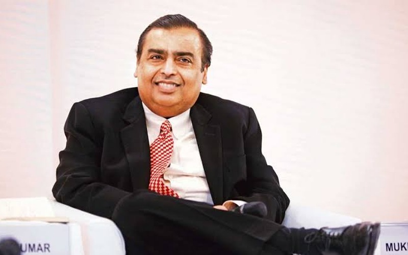 Mukesh ambani regains the tag of India's richest man