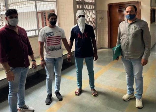 A wanted criminal involved in multiple cases including murder, nabbed at north east Delhi 
