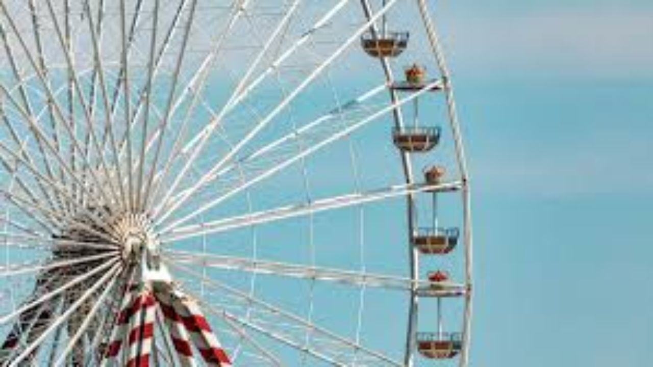 Woman Dies After Falling from Amusement Park Ride in Delhi; FIR Registered
