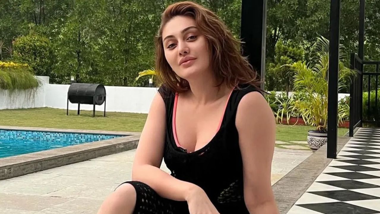 Actor Shefali Jariwala May Have Died Due to Low Blood Pressure, Suspect Doctors