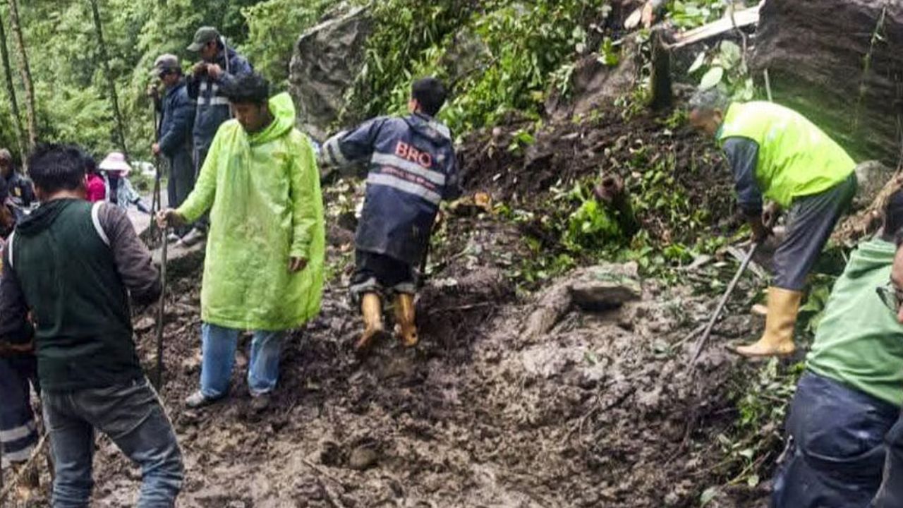 Landslide Hits Army Camp in North Sikkim: 3 Dead, 9 Missing