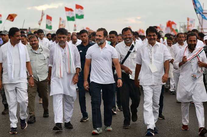 Bharat Jodo Yatra: Today is the 35th day of Bharat Jodo Yatra, Rahul Gandhi started from Challakere Town