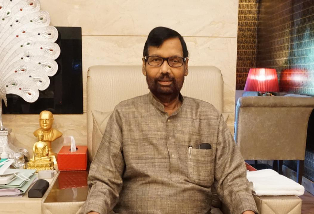Cabinet condoles the sad demise of Ramvilas Paswan, Union Minister for Consumer Affairs