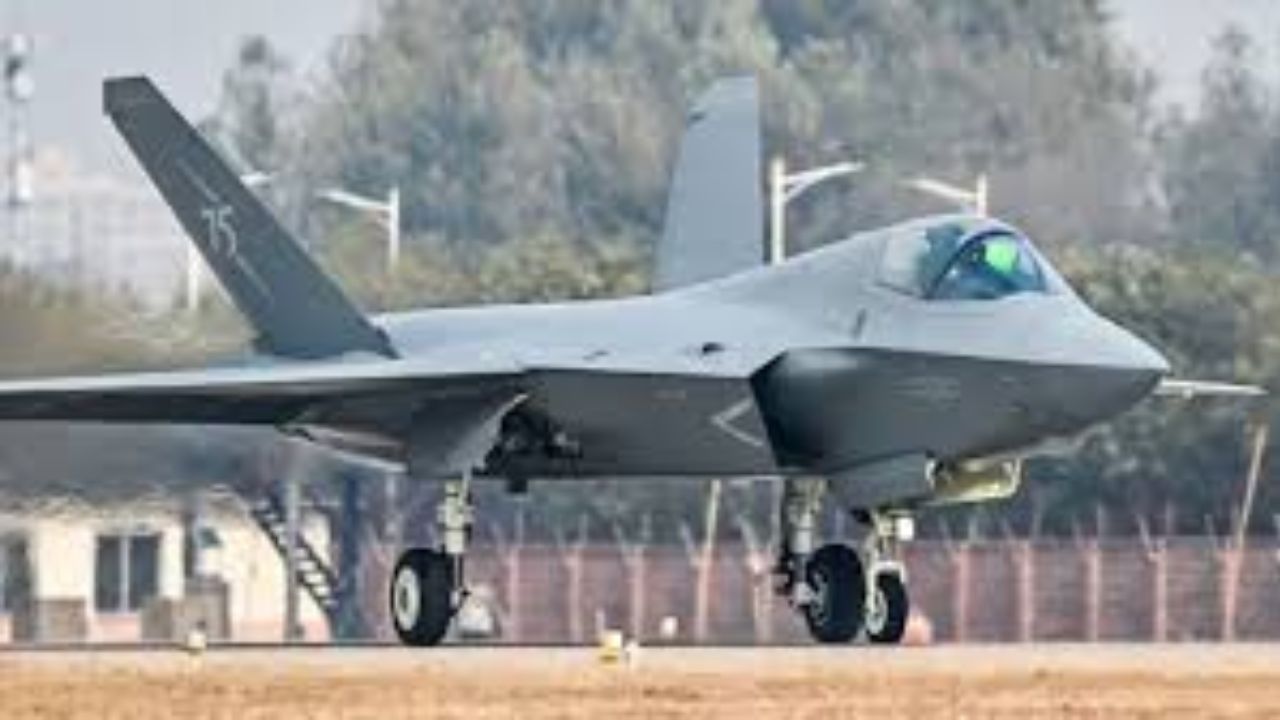 China to Export J‑35 Fifth‑Gen Stealth Jets to Pakistan — IAF Veterans Warn, ‘It’s Worrying News’