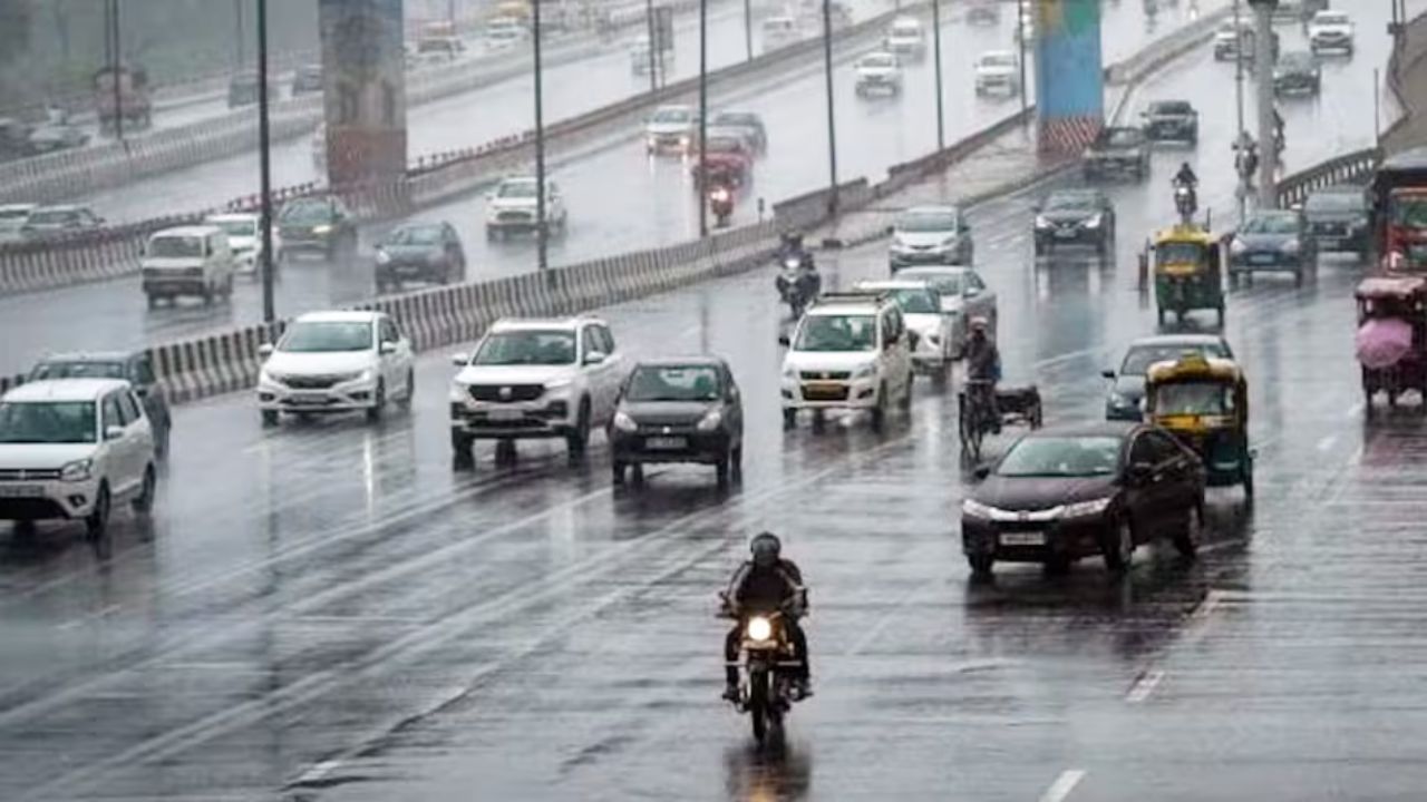Delhi rains: Light Showers Trigger Travel Advisory at IGI Airport; Delhi AQI Remains ‘Satisfactory’
