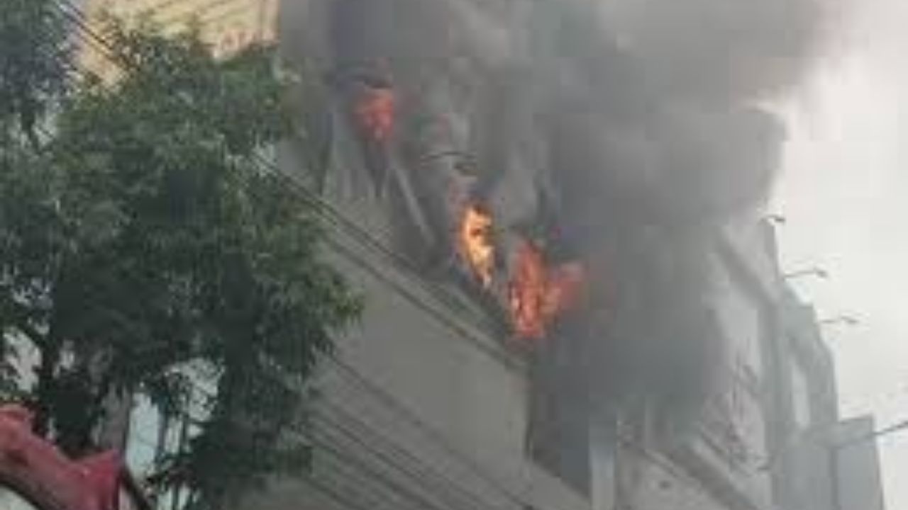 Fire breaks out in Hyderabad building, no casualties reported