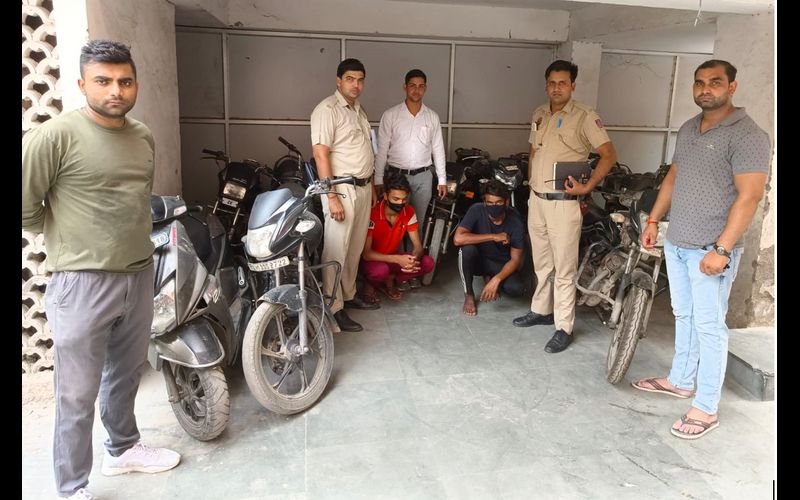 North East Team of Gokulpuri Police arrests Notorious Auto Lifters involved in Multiple Cases of MV Thefts 