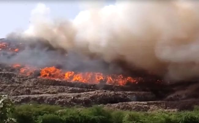 Massive fire at Ghazipur landfill site
