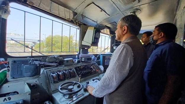 Railway Ministry inspects innovative automatic train protection system