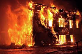 60 Killed in Massive Fire at lraq Shopping Mall; Cause Still Unknown