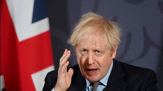 Corona in the world: High alert in UK from Omicron variant; PM Johnson bans entry in public transport without a mask