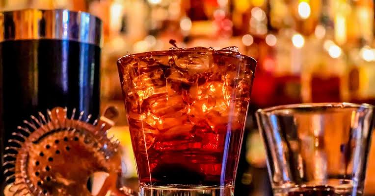 Delhi' new liquor outlets open today