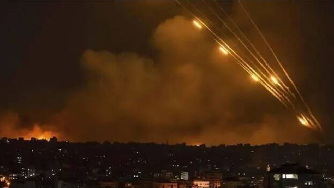 Passenger on Dubai Flight Captures Chilling Video of Iranian Rockets Targeting Israel | Watch