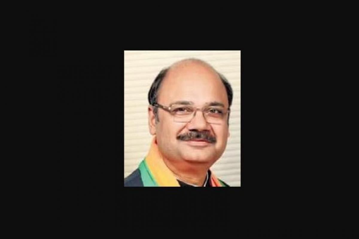 Delhi News : Rajesh Bhatia took the blessings of voters by undertaking padyatra in Narayana Vihar