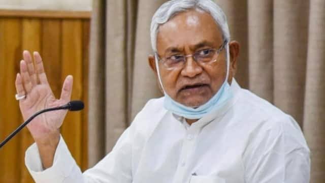 CM Nitish lost his temper on the leader of the opposition in the assembly