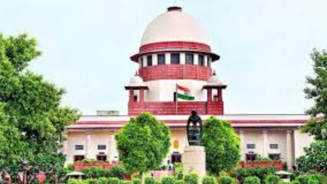 SC Refuses to Quash FIR Against Ex-Judge Accused of Raping Minor Daughter