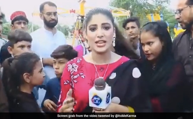 Pakistani Female Journalist Slaps a Child while Reporting Live reporting, People call the Action Uncalled For 