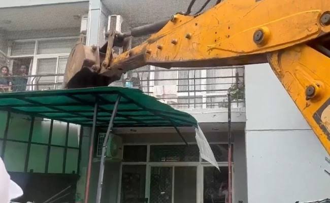Noida News : Allahabad HC bans demolition of Grand Omaxe Society till October 20