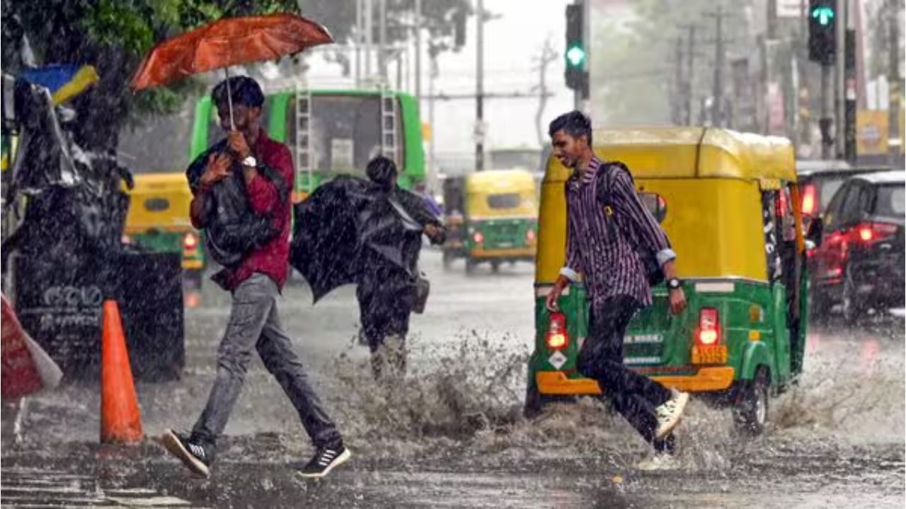 Delhi Red Alert Issued: Heavy Rainfall and Safety Precautions Today