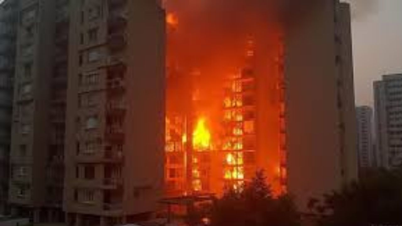 Fire Breaks Out at Residential Building in Hyderabad, 5 Rescued