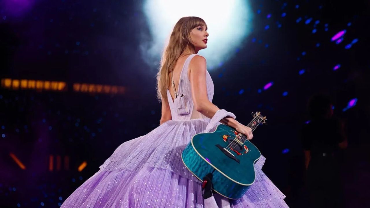 Taylor Swift Makes History as First Artist to Earn Over $1 Billion From a Single Tour